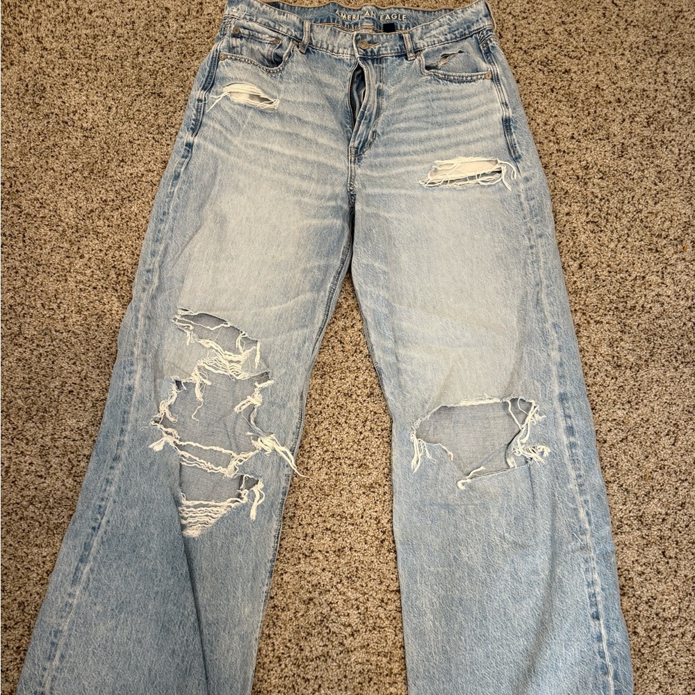 American Eagle Outfitters Light Blue Distressed Boyfriend Jeans